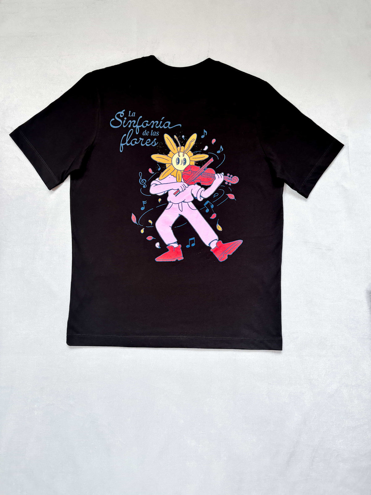 Camiseta flor tocando violín